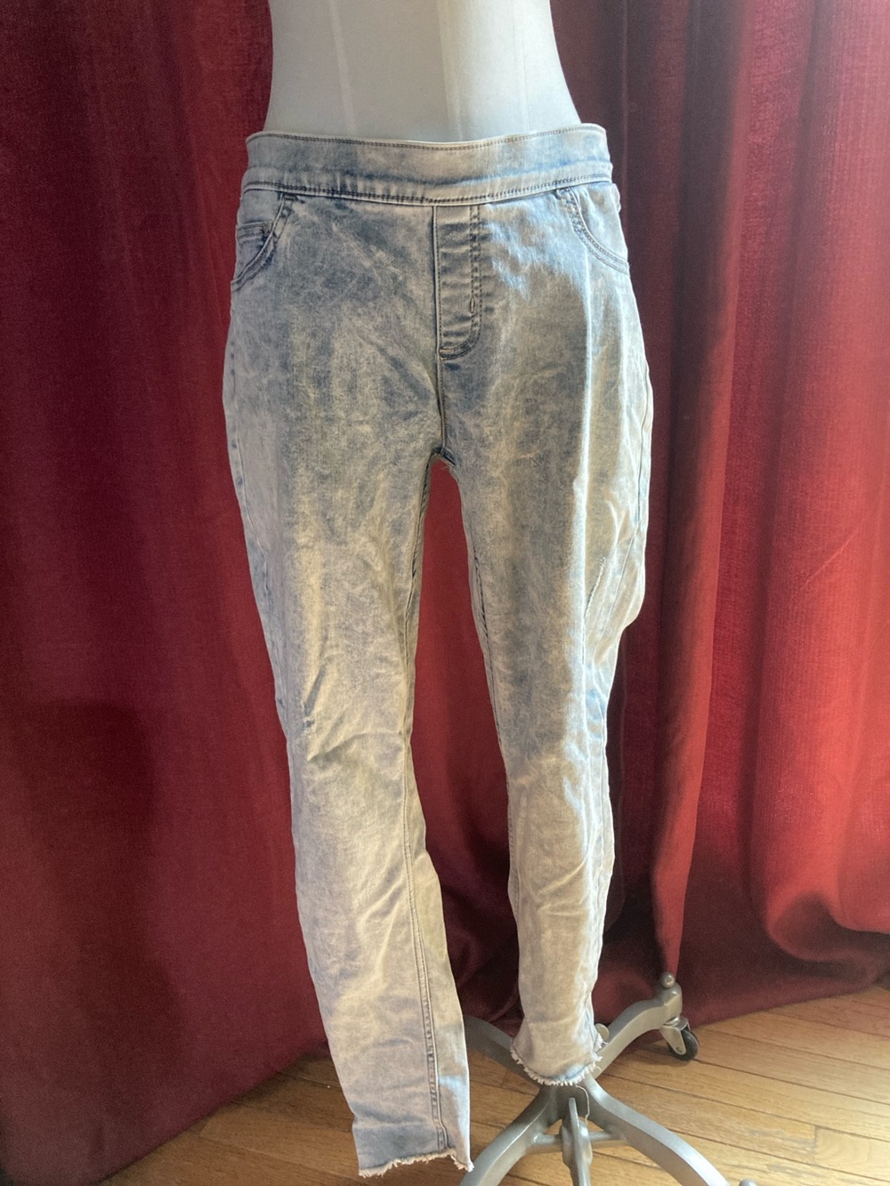 Justice Girls Light Wash Jeans, 16 plus